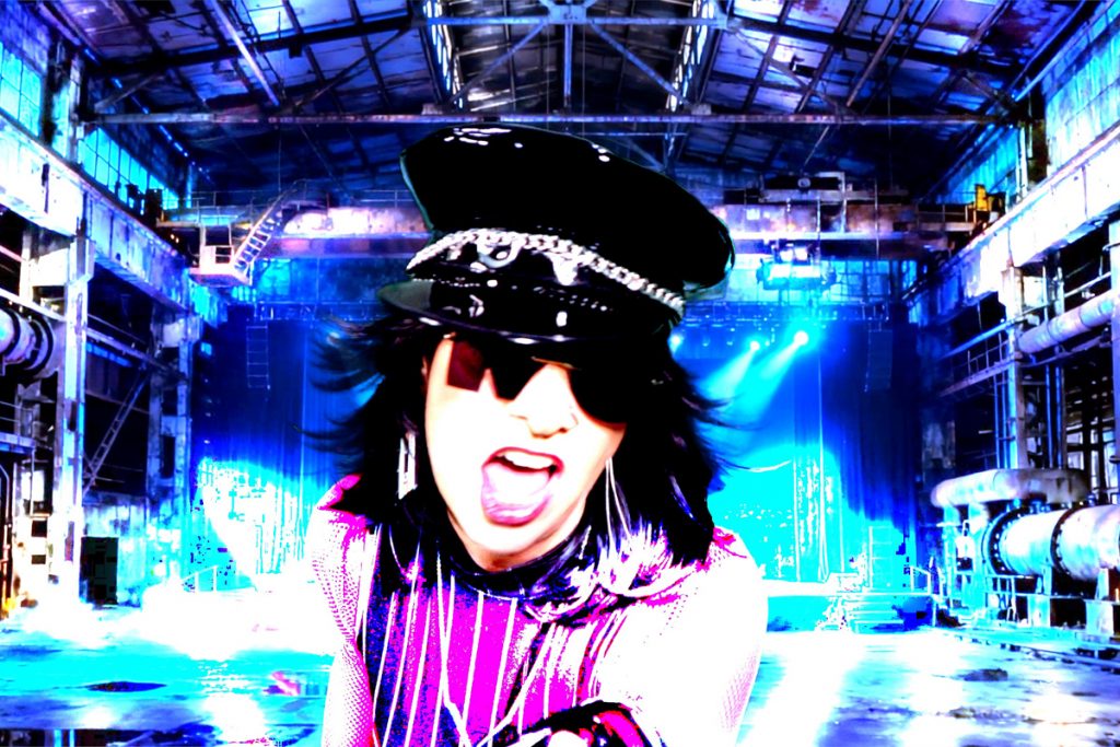 Cobra X may not have a ticket for the train to the big world, but she’s having a lot of fun anyway